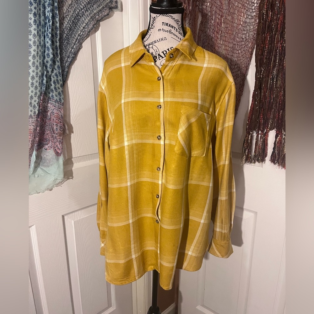 Ava & Viv Button Down Blouse
